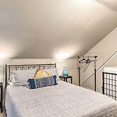 Creekside Morrison Cabin ~ 9 Mi to Red Rocks Park!