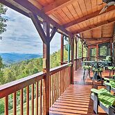 Cabin w/ BBQ + Games - Walk to Blue Ridge Parkway!