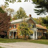 Timeless Winesburg Farmhouse w/ Deck