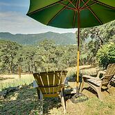 'hilltop Loft' Ukiah Vacation Rental!