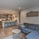 Modern Nashville Condo: 7 Mi to Downtown!