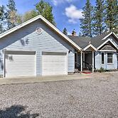 All-seasons Chewelah Home: Fish, Golf & Ski!
