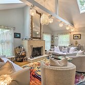 Cute East Hampton Cottage w/ Patio - Walk to Beach