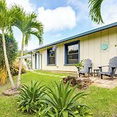 Jupiter Cottage w/ Patio, Gas Grill & Fire Pit!