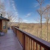Hot Tub & Game Room: Powderhorn Mountain Cabin