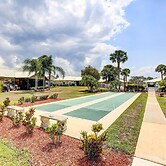 Screened Patio & Grill at Sebring Resort Community