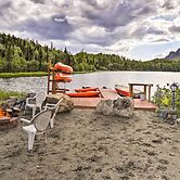 'lodge 88' - Steps to Weiner Lake w/ Dock & Boat!