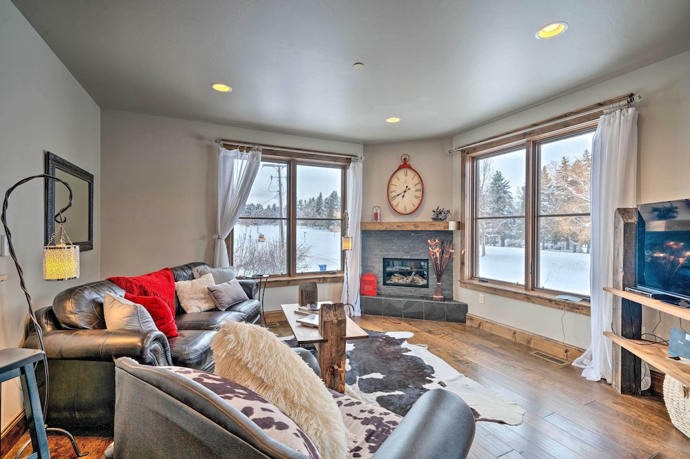 Main St Bozeman Condo - Walk to Parks & Eateries!