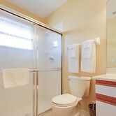 Screened Porch + Pool Access: Cozy Sebring Condo