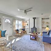 Chic Charleston Home - Half Mile to Park Circle!