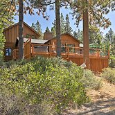 Hot Tub & Lake Tahoe Views: Kings Beach Lodge