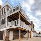 Recently Renovated LBI Apt w/ Deck on Beach Block!