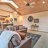 Sisters Getaway w/ Hot Tub ~ Half-mi to Dtwn!