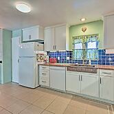 Cozy 'blue Adobe' w/ Steam Room 2 Mi. From Taos!