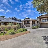 Coastal Oregon Retreat w/ Grill: 11 Mi to Astoria!