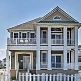 Idyllic Oceanfront Home on Atlantic City Boardwalk
