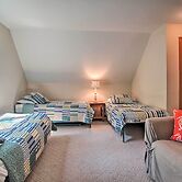 Vineyard Gem < 2 Mi to Beach & Oak Bluffs!