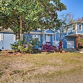 Spacious Mount Pleasant Home: 5 Mi to Beach