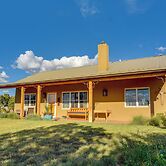 Hidden Santa Fe Gem - Nestled in Tesuque Hills!
