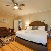 Inviting Colorado Springs House w/ Spacious Deck!