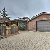 Quiet & Cozy Eureka Home Near Sequoia Park & Zoo!