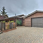 Quiet & Cozy Eureka Home Near Sequoia Park & Zoo!