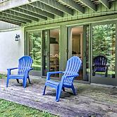 Renovated Ski-in/ski-out Peru Condo at Bromley Mtn