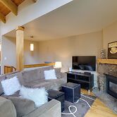 Chillside Chalet: Modern West Vail Townhouse!