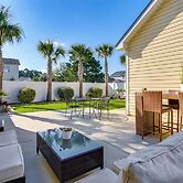 Coastal Home w/ Yard < 1 Mi to Old Town Bluffton!