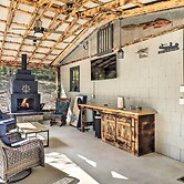 Remodeled Cabin w/ Fire Pit on Norfork Lake!