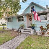 Family Home w/ Private Pool: 24 Mi to Disney!