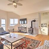 Kayaks, Deck & Pond Access: Rhode Island Retreat!
