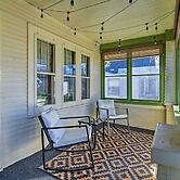 Family-friendly Des Moines Retreat w/ Patio!