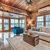 Charming Bristol Cottage w/ Private Beach!