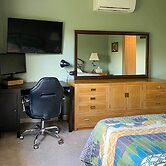 Spacious Ski-in/out Black Mountain Home w/ Deck!