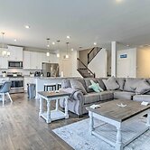 5 Mi to Bethany Beach: Modern Gem w/ Pool Access!