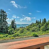 Bay City Home w/ Gorgeous Bay Views From Deck