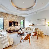 7 Mi to Great Wolf Lodge Water Park: Luxury House