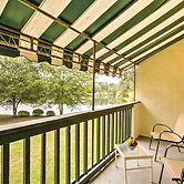 Niceville Condo w/ Pool Access < 8 Mi to Destin!