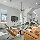 Luxurious & Spacious Austin Home ~ 8 Mi to Dtwn!