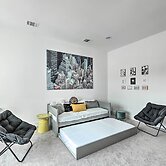 Luxurious & Spacious Austin Home ~ 8 Mi to Dtwn!