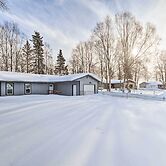 Kenai Home w/ Fireplace < 10 Mi to Big Eddy!