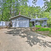 Charming Shasta Lake Retreat: Boat, Hike & Fish!