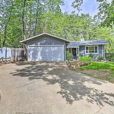 Charming Shasta Lake Retreat: Boat, Hike & Fish!