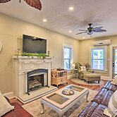 Bright Bradenton Retreat: 1 Mi to Downtown!