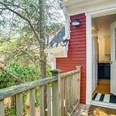 Airy Nantucket Escape in Historic Downtown!