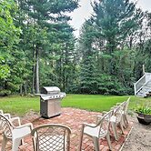 Granby Home w/ Deck < 1/2 Mi to Aldrich Lake!