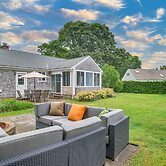 Dennis Retreat: 4 Mi to Mayflower Beach!