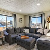 Updated Townhome: Near Airport & Shopping!