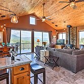 28 Mi to Yosemite: Lovely Mtn Cottage w/ Fire Pit!